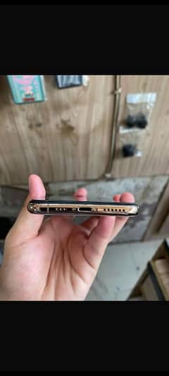 iPhone xs ha 64 gp ha face id ok ha true Tone on ha belkol ok ha 0