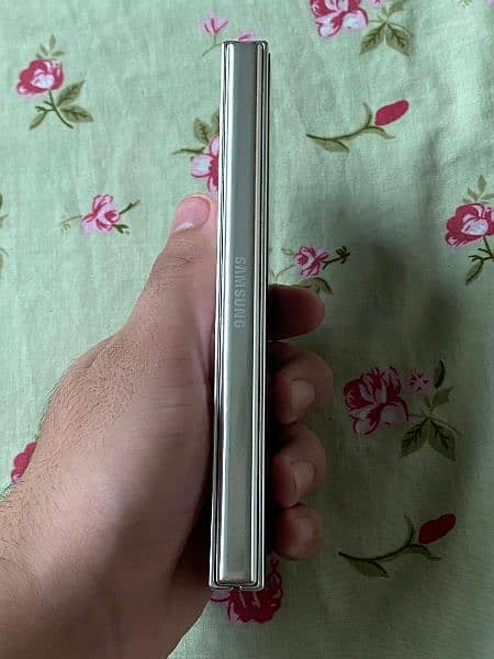 Samsung Z Fold 5 11