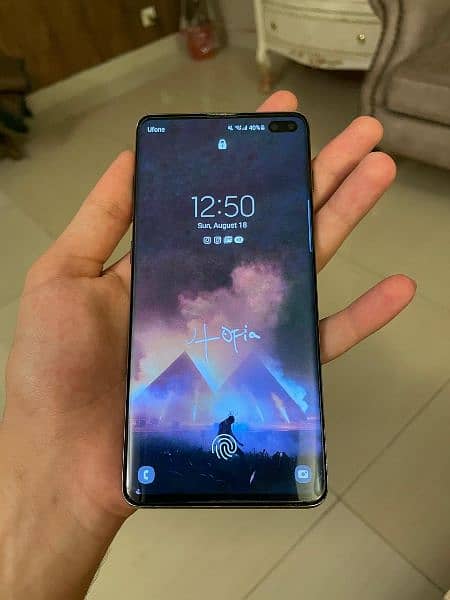 SAMSUNG S10 PLUS 1