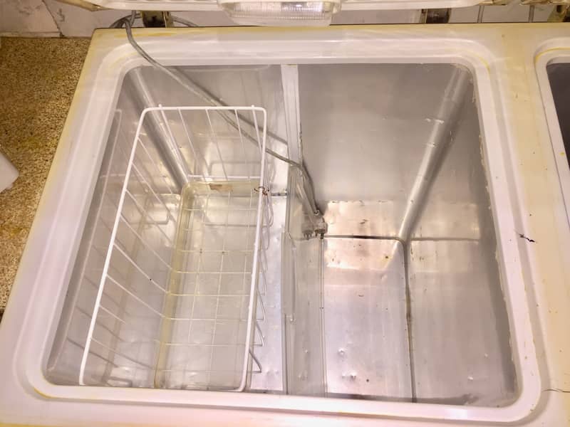 Deep Freezer for urgent sale 3