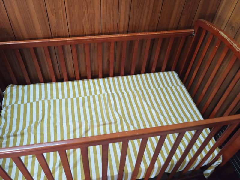 High-Quality Wooden Baby Cot with 6-Inch Mattress 3