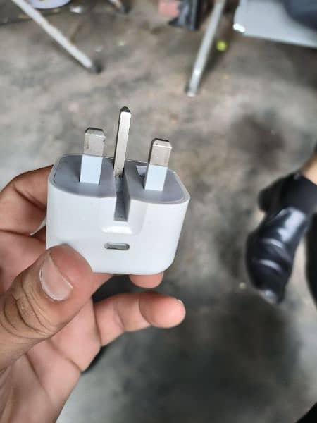 100 % original I phone charger 2 months use only 7