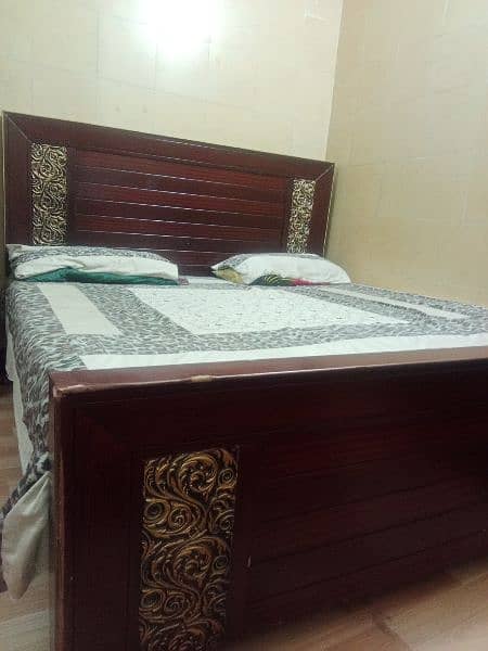 King size bed without mattress and dressing table 2