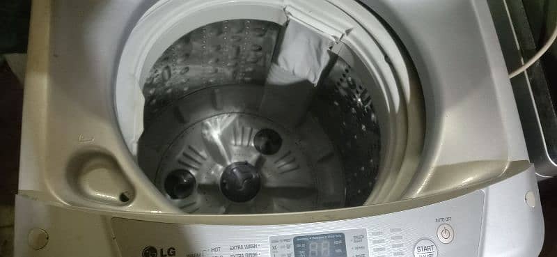 LG AUTOMATIC WASHING MACHINE NEAT CONDITION 3