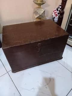 95 years old antiquie jewellery box and makeup box for sale