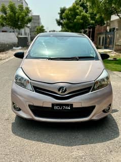 Toyota Vitz 2015(push start)