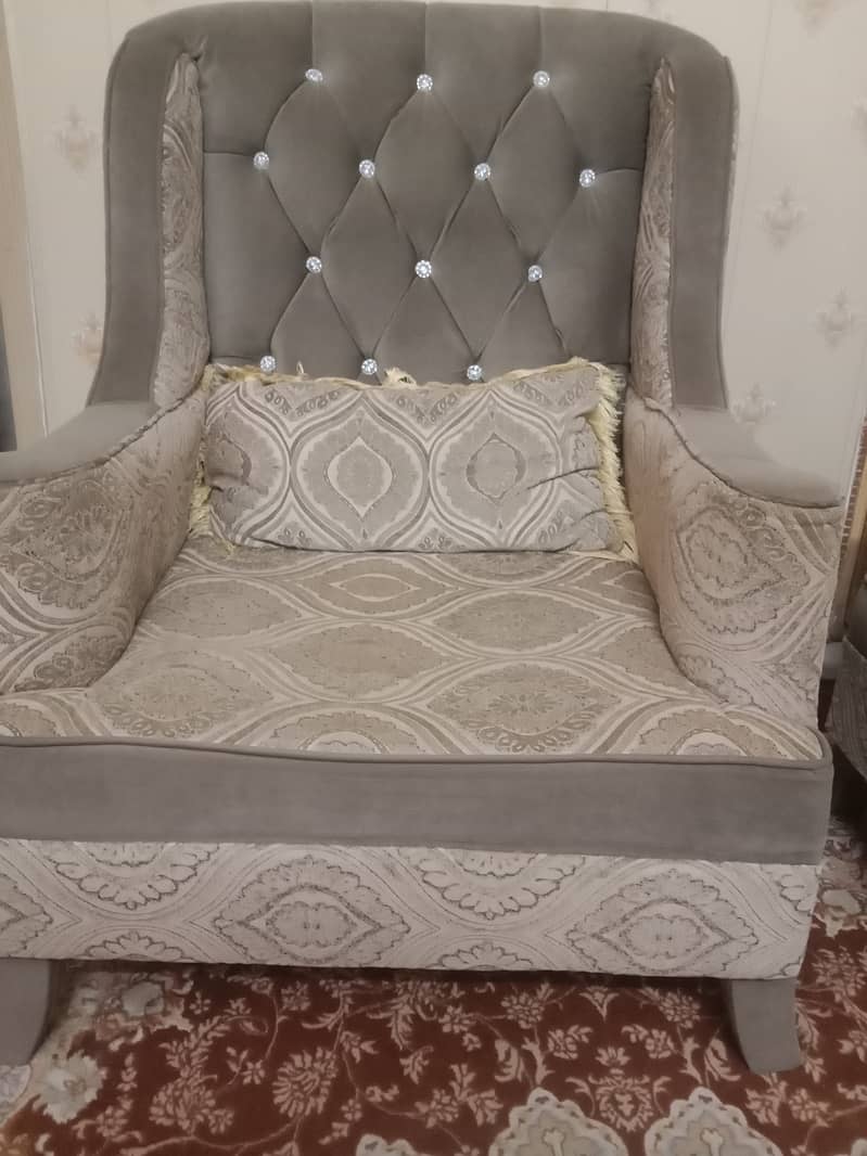 5 seater sofa set. Luxury design. 2