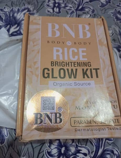 BNB whitening rice kit ,pack of 3،, wathsapp 03135921724 plz 5