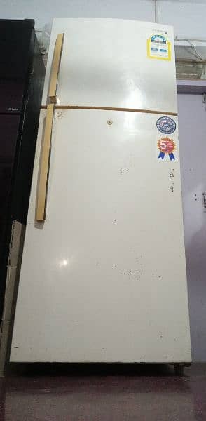 Double door fridge in Excellent condition 1