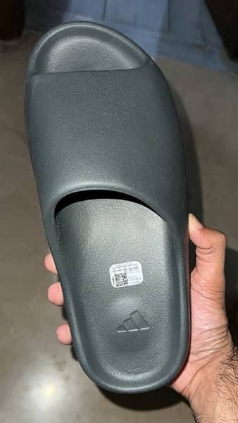 Yeezy Slides Black Onyx UK 11 0