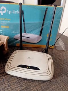 Tp-Link TL-WR841N 300Mbps Wireless N Router 0