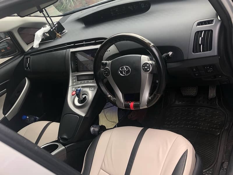 Toyota Prius 2015 3