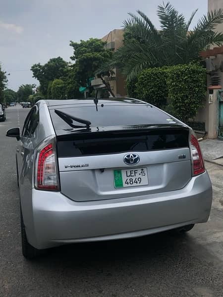 Toyota Prius 2015 4