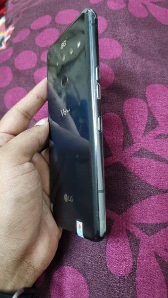 Lg v50 thing 10/10 condition screen lines dual pta 1