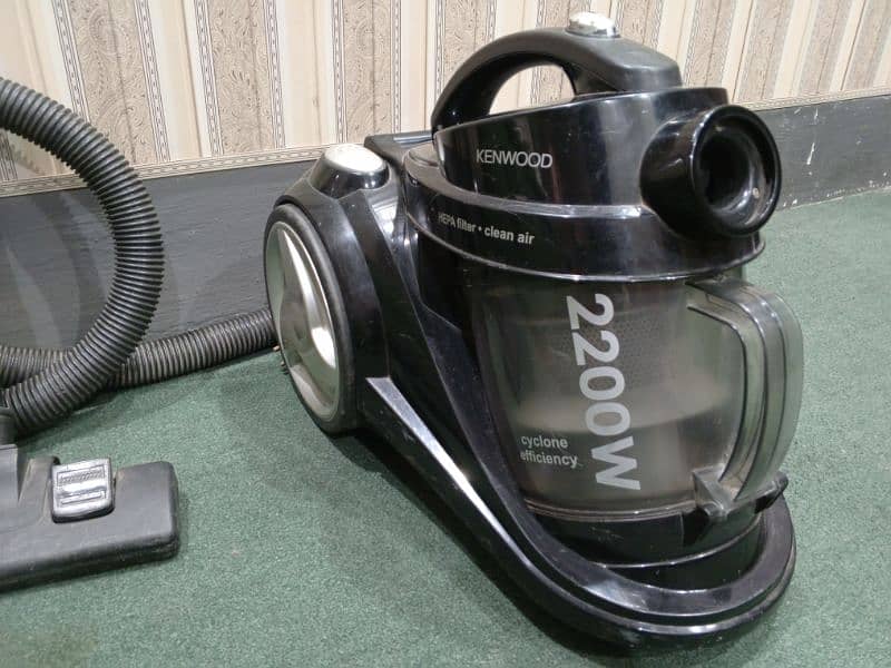 Vacuum Cleaner (Kenwood) 2