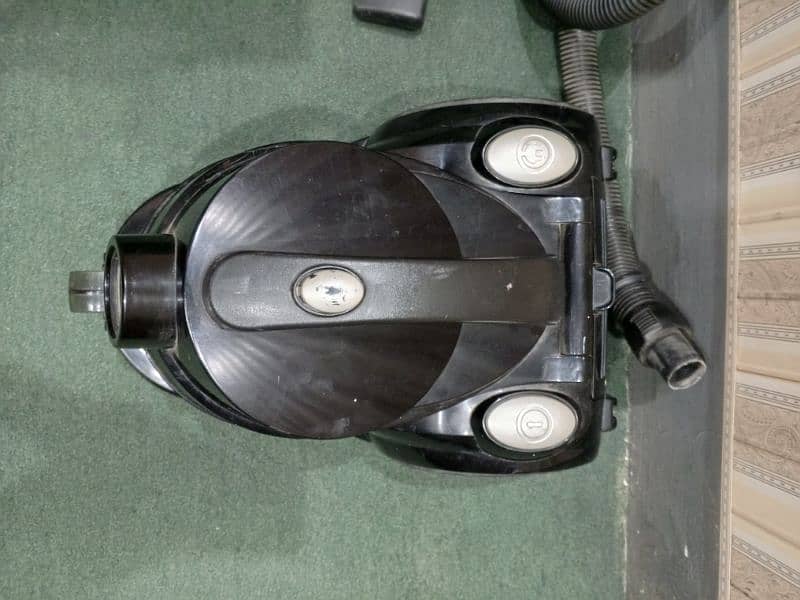 Vacuum Cleaner (Kenwood) 3