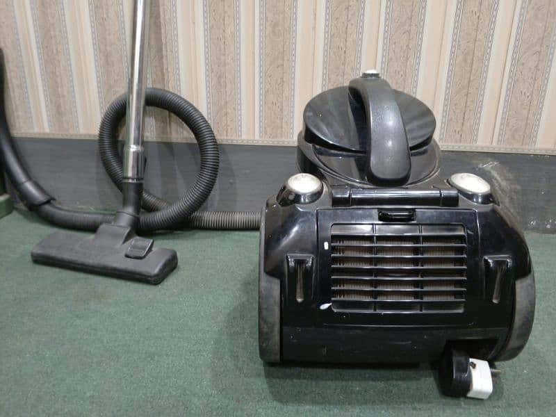 Vacuum Cleaner (Kenwood) 4