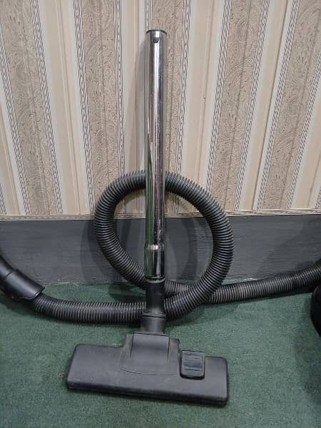 Vacuum Cleaner (Kenwood) 5