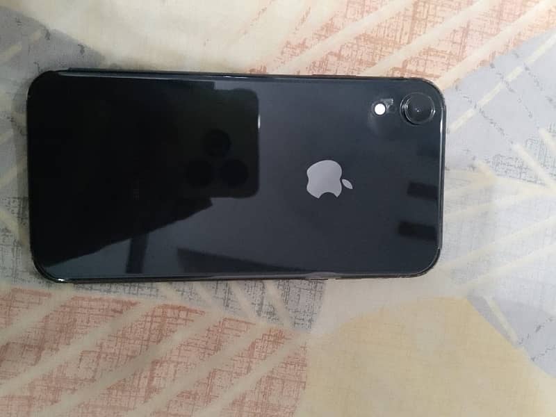 iphone xr waterpack 10/10 contact only whatsapp 2