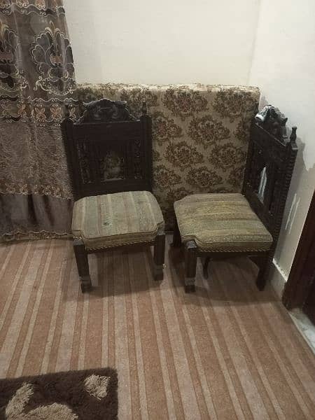 cofee chairs and merrier table for sale 0