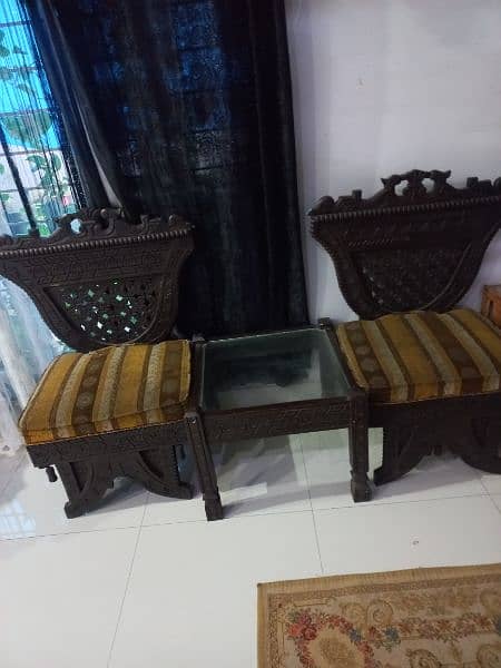 cofee chairs and merrier table for sale 2