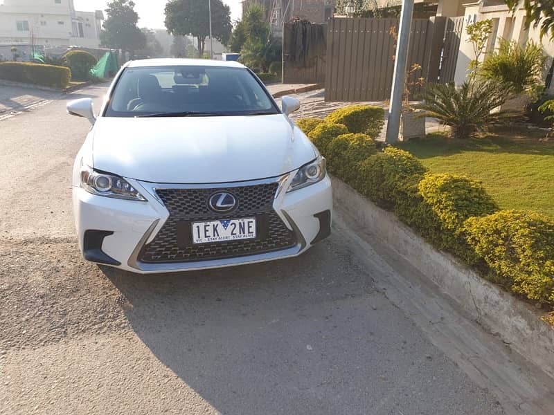 Lexus CT200h 2018 3