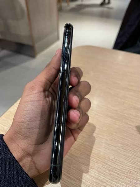 iPhone 11pro Non PTA 2