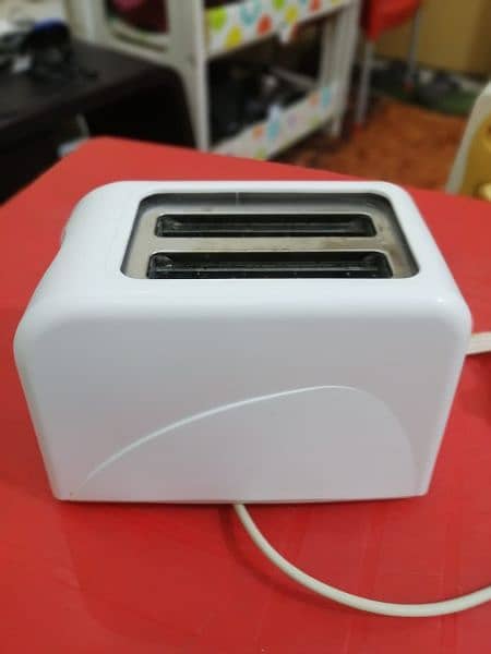 Homemaker 2 Slice Toaster, Imported 4