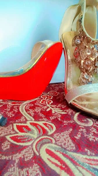 Bridal heel ,Golden ,37 size 2