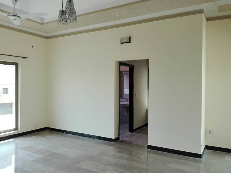 10 Marla House For Rent In Askari 14 Sec C 3