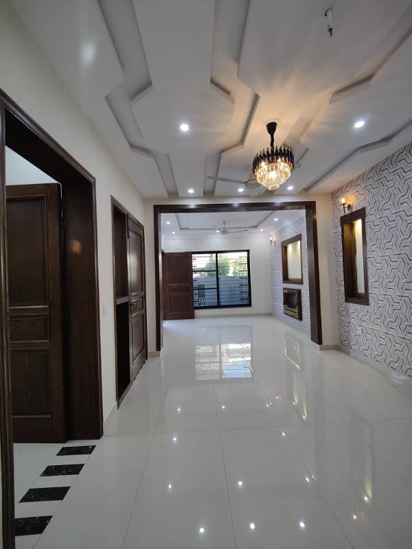 A BEAUTIFUL LUXURY HOUSE AVAILABLE FOR SALE 10