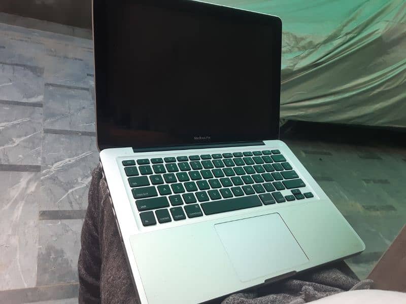 Macbook pro Late 2011 1