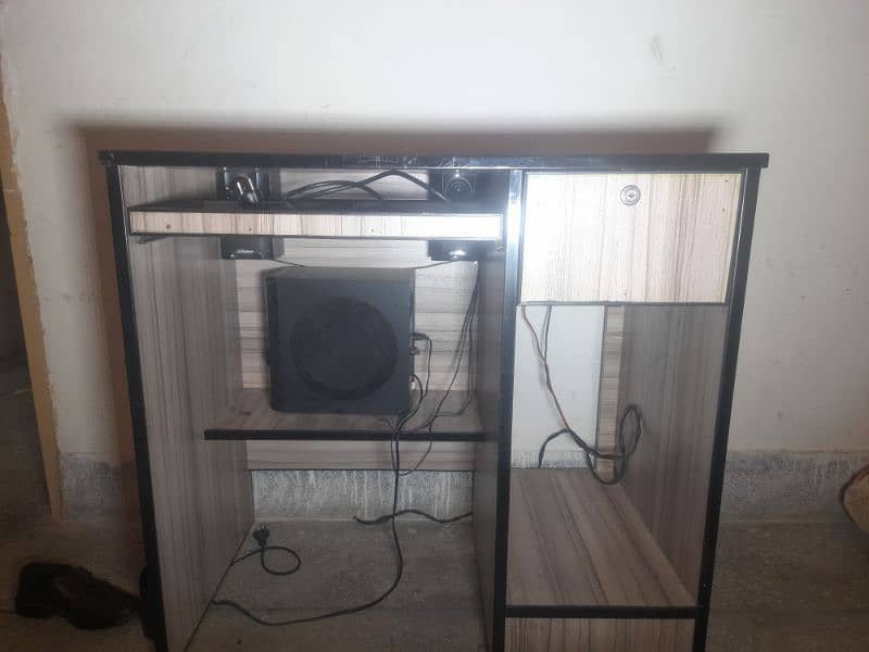 simple wood Table for pc on cheapest price 0