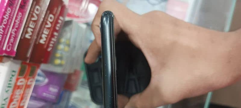 iphone XR NON PTA 64GB 1