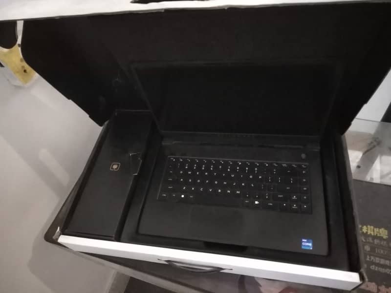 Dell Alienware m15r7 0