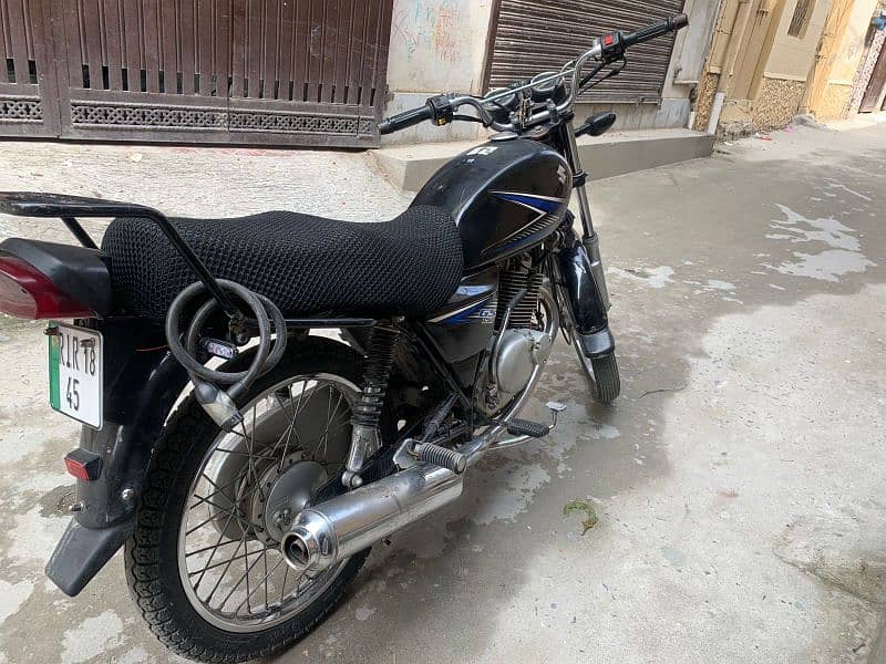 Suzuki GS150 1