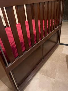 wooden baby cot moveable