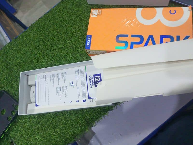 Tecno Spark 8C available with box 1