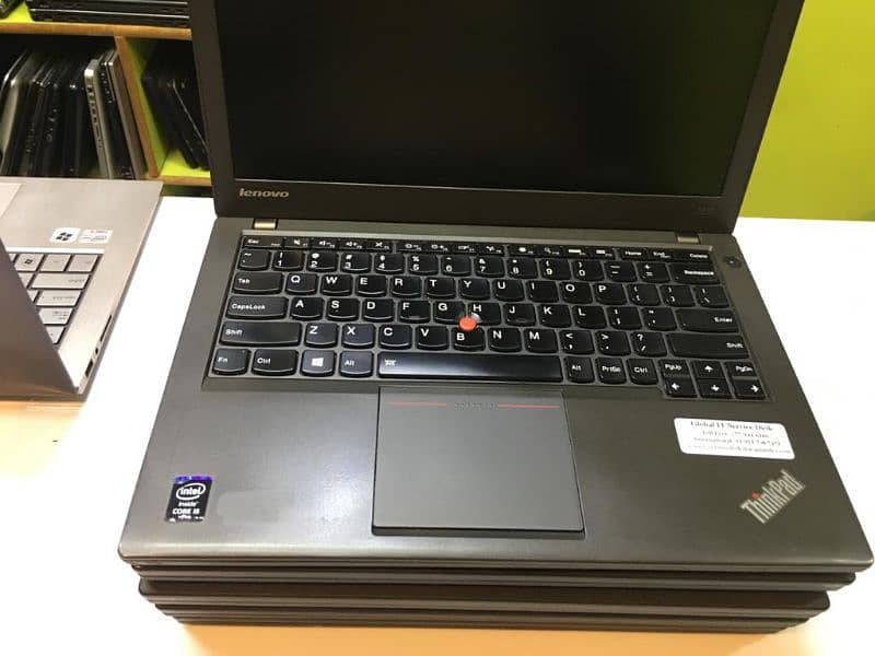 Lenovo laptop 8250 core i5 5 generation 4 RAM 500gb screen size 12.5 2