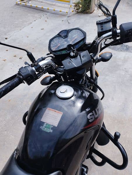 SUZUKI GR 150 2021 BLACK 3