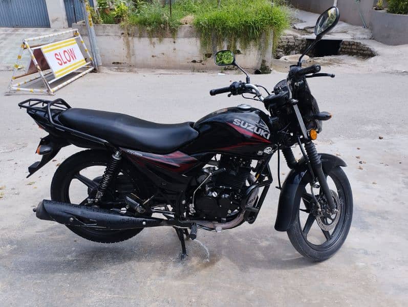 SUZUKI GR 150 2021 BLACK 5