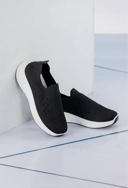 women comfortable walking sneakers - Black 1