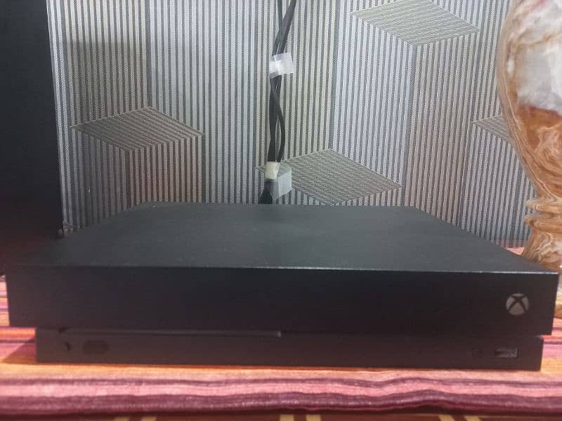 Xbox One X Scorpio project edition. 10/10 condition. 1