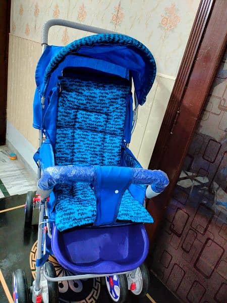 Blue Baby Stroller in Excellent Condition - Comfortable & Lightweight 3