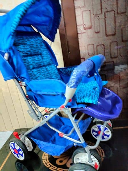 Blue Baby Stroller in Excellent Condition - Comfortable & Lightweight 5