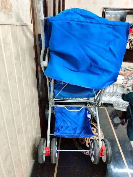 Blue Baby Stroller in Excellent Condition - Comfortable & Lightweight 9