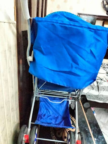 Blue Baby Stroller in Excellent Condition - Comfortable & Lightweight 10