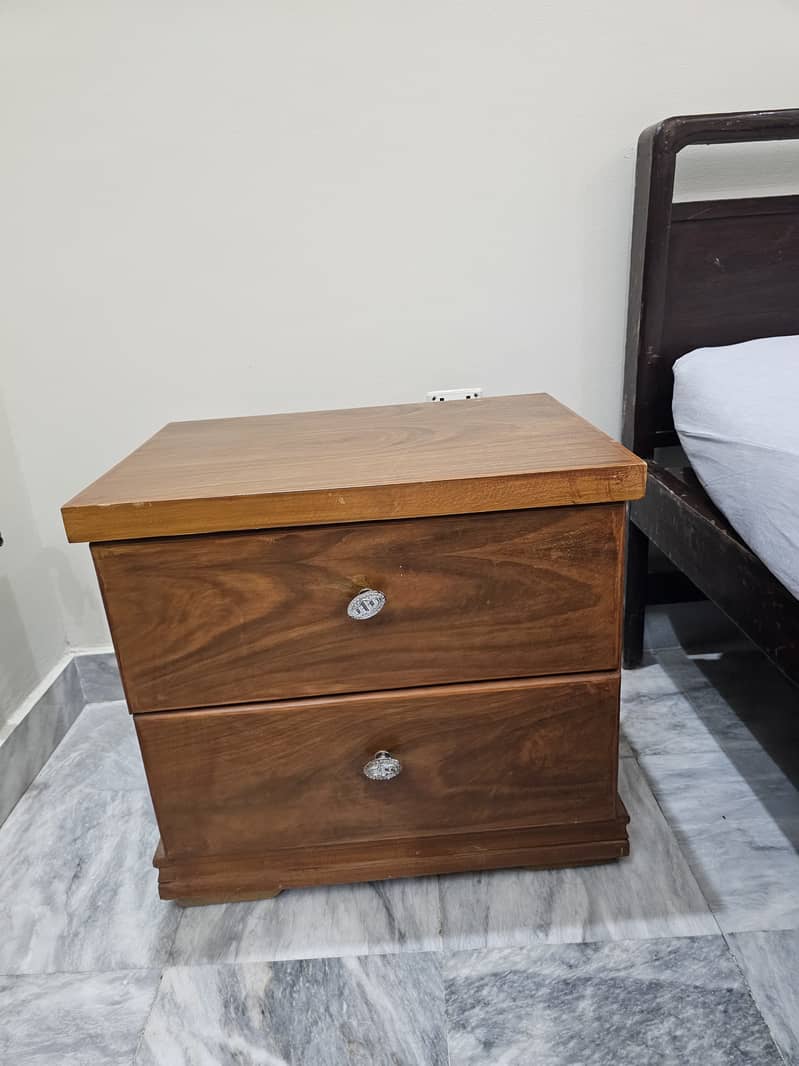 Single Bed with Two Side tables 3