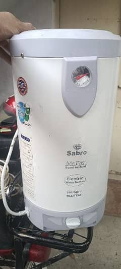 Sabro Instant Electric Gyser For sale