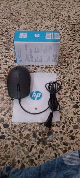 long wired mouse with Box 3